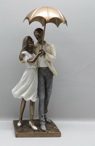 Figurină cuplu cu umbrelă