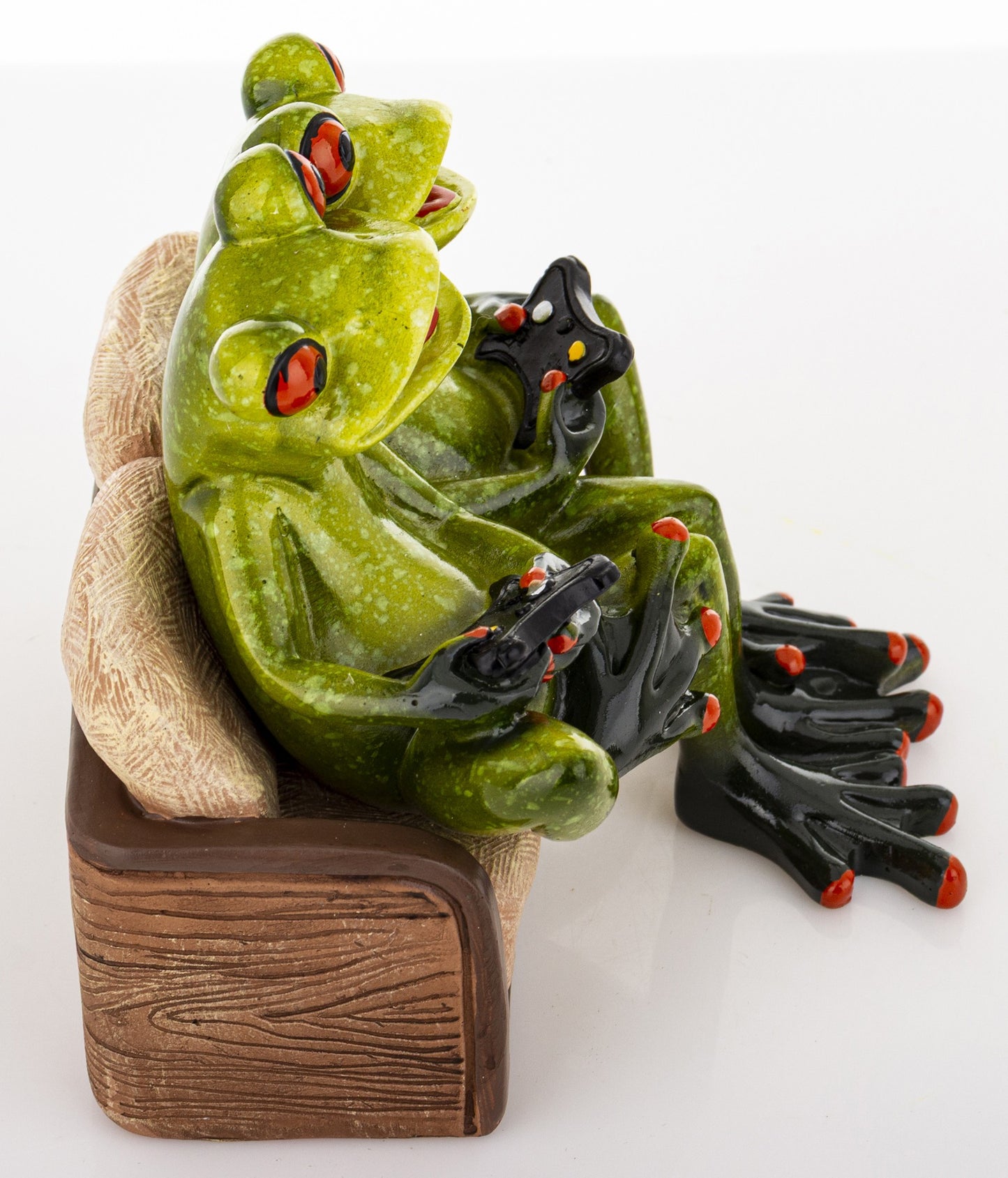 Figurină broaște jucându-se pe consolă 12x12x11,5 cm