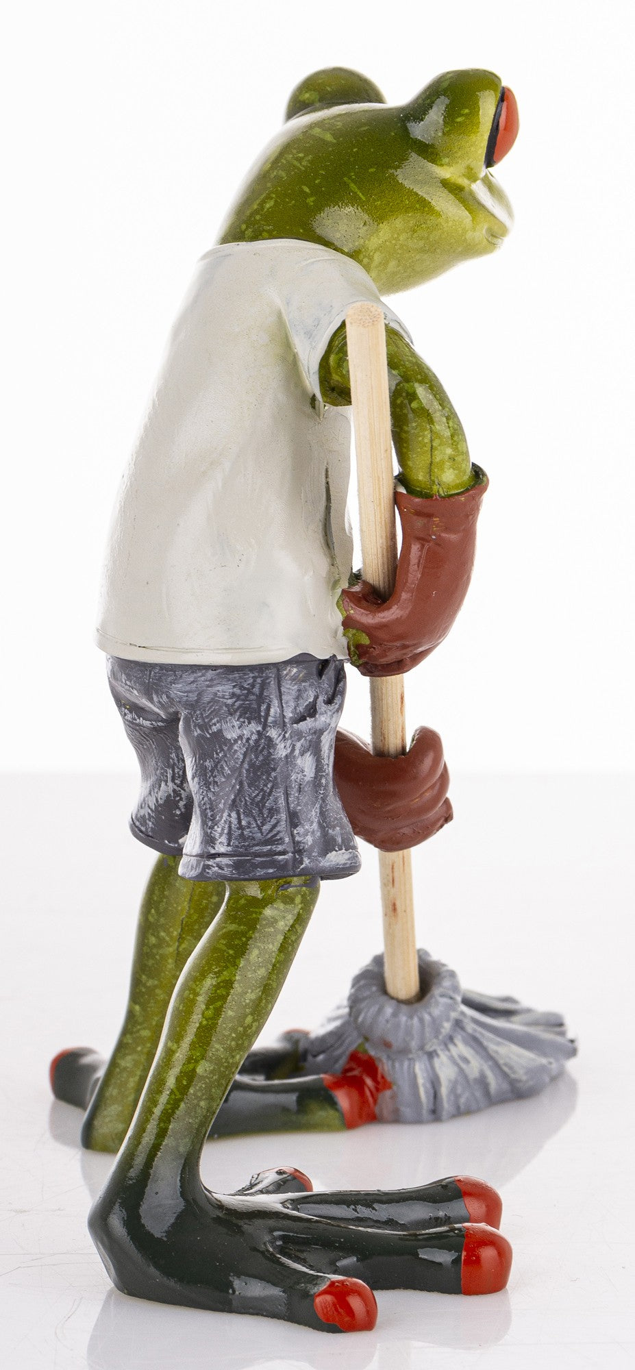 Figurină broască cu mop 14x13x12,5 cm