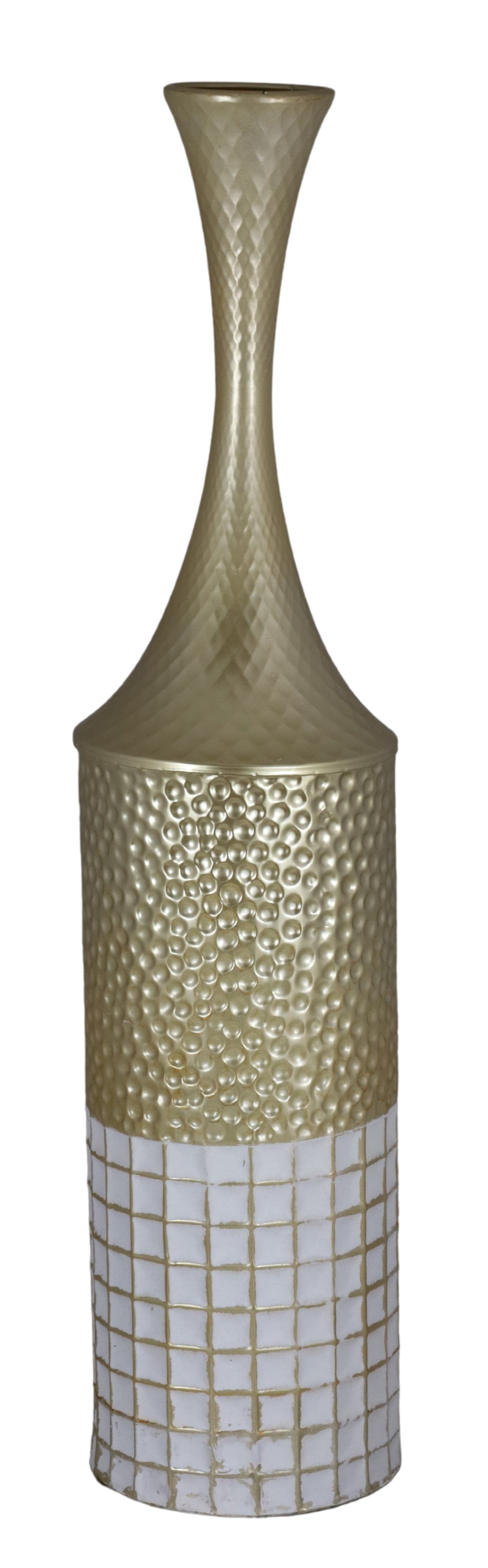 Vază decorativă realizată din ceramică albă elegantă, ideală pentru amenajări moderne, minimaliste sau clasice. Designul său simplu și rafinat o face perfectă pentru flori naturale, flori artificiale sau compoziții decorative și completează armonios orice living, dining sau birou. Nuanța albă oferă luminozitate și versatilitate decorului interior și transformă această vază într-un accesoriu decorativ esențial pentru persoanele pasionate de design interior elegant și sofisticat.