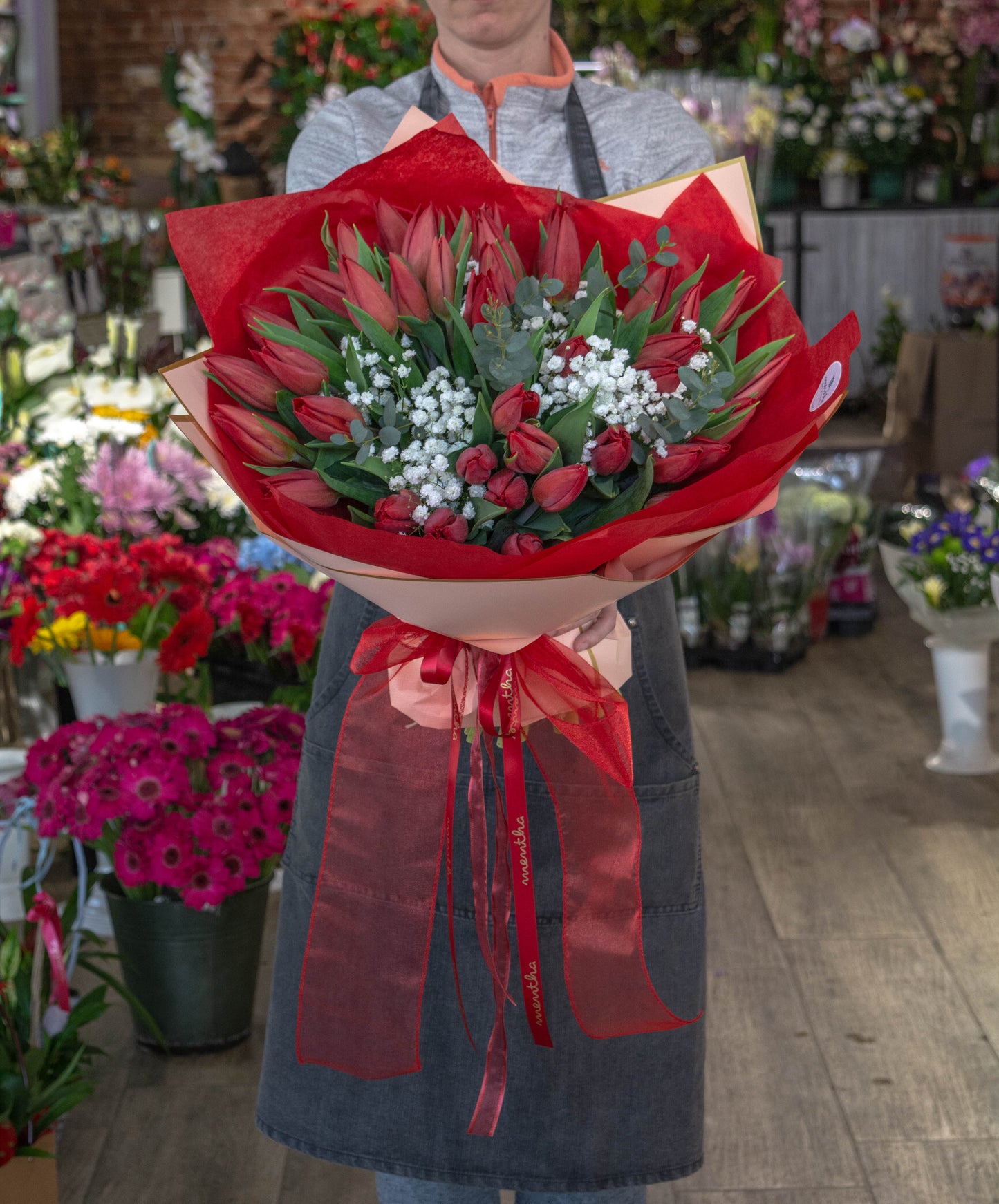 Primăvara prinde viață cu buchetul nostru plin de culoare și prospețime - livrare flori gratuita in Resita de la floraria Mentha!
