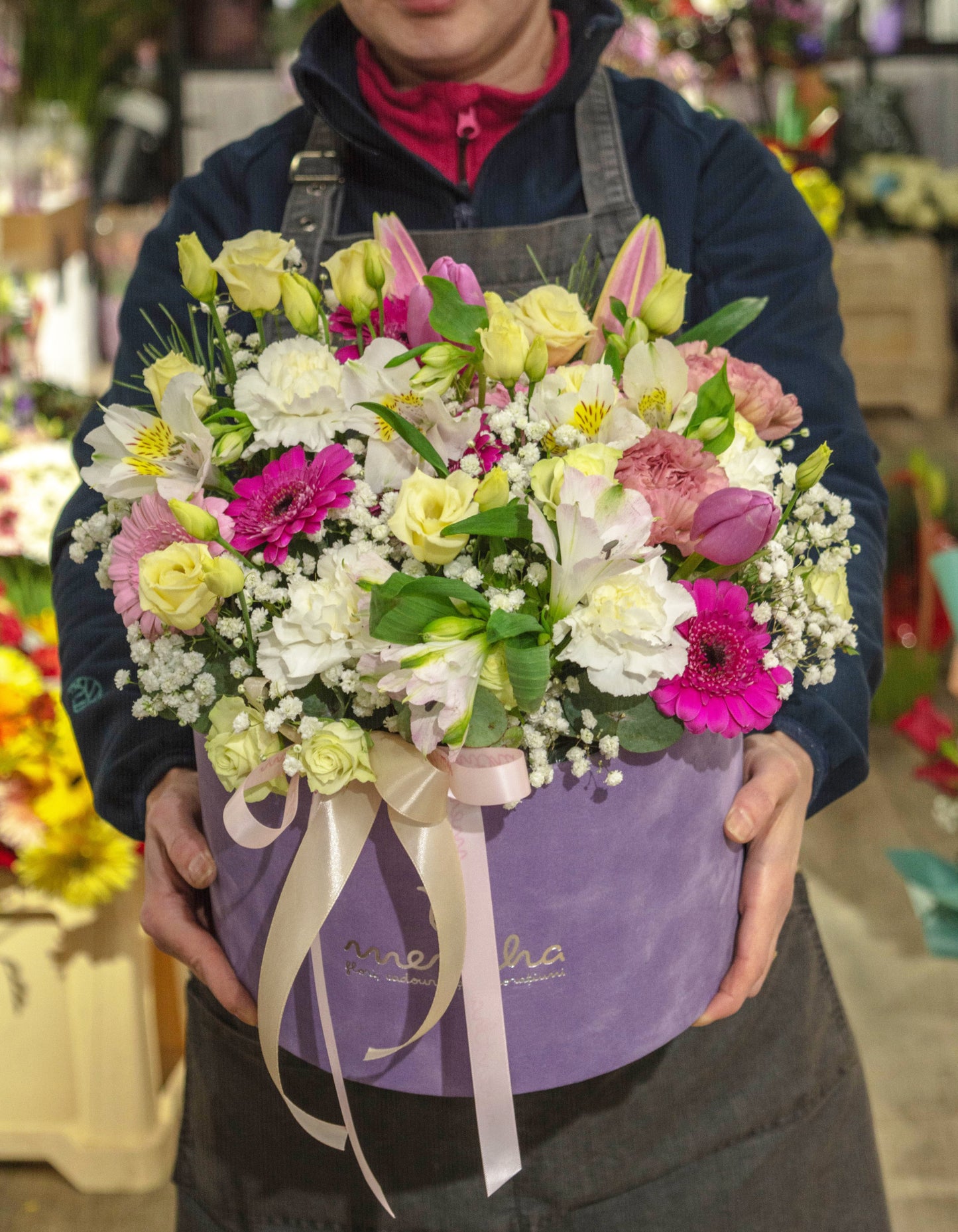 * Livrare rapidă și GRATUITĂ pentru confetti din flori în Resita * Confetti floral viu colorat și livrare GRATUITĂ la domiciliu * Comandă online: Cutie cu flori confetti din flori cu livrare GRATUITĂ în Resita * Confetti asortat din flori proaspete cu livrare GRATUITĂ în Resita * Confetti din flori pentru o sărbătoare în fiecare zi, livrare GRATUITĂ în Resita.