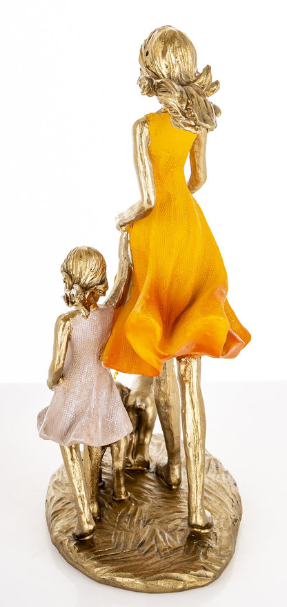 Figurină mama fiica cu cățel la plimbare decorativă, simbol familie și iubire, ideală cadou emoțional și decor casă.