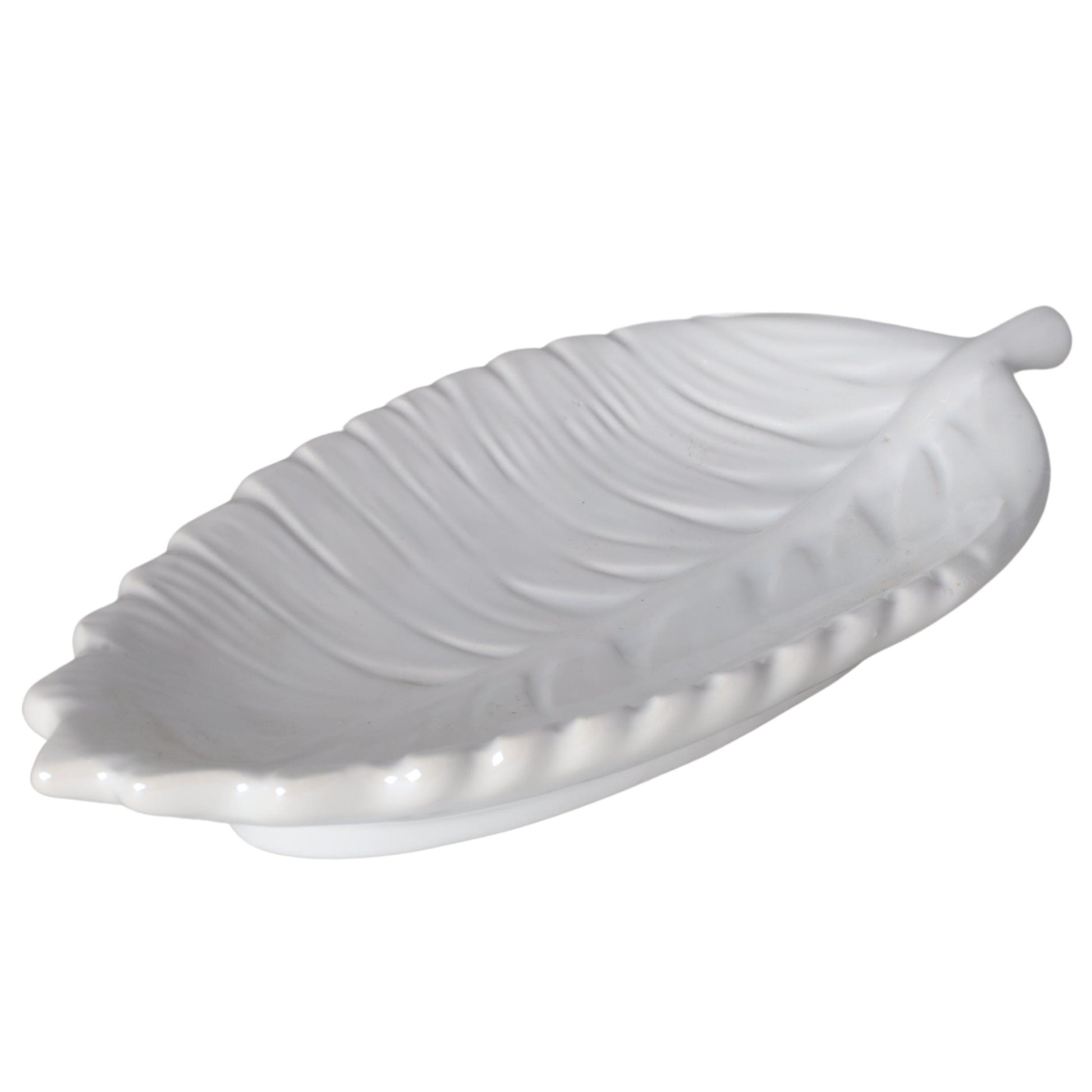 Farfurie ceramică albă 23x12x4 cm, cu design inspirat din frunză, ideală ca piesă decorativă pentru living, bucătărie sau masă festivă.