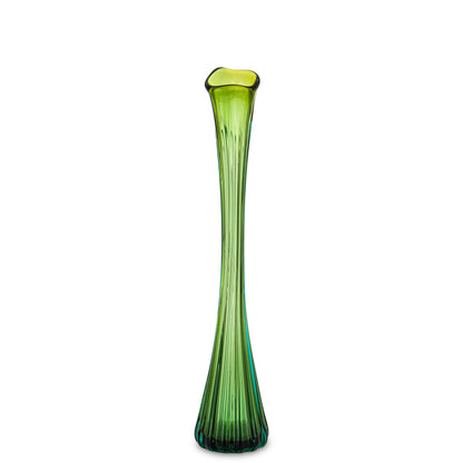 Vază mare din sticlă transparentă, ideală pentru bambus sau aranjamente florale înalte. Designul simplu și elegant o face perfectă pentru spații moderne, birouri sau livinguri minimaliste. Adaugă naturalețe și echilibru vizual oricărui decor interior.