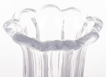 Vază sticlă masivă cu picior transparent, ideală flori, decor modern și cadou elegant de casă nouă.