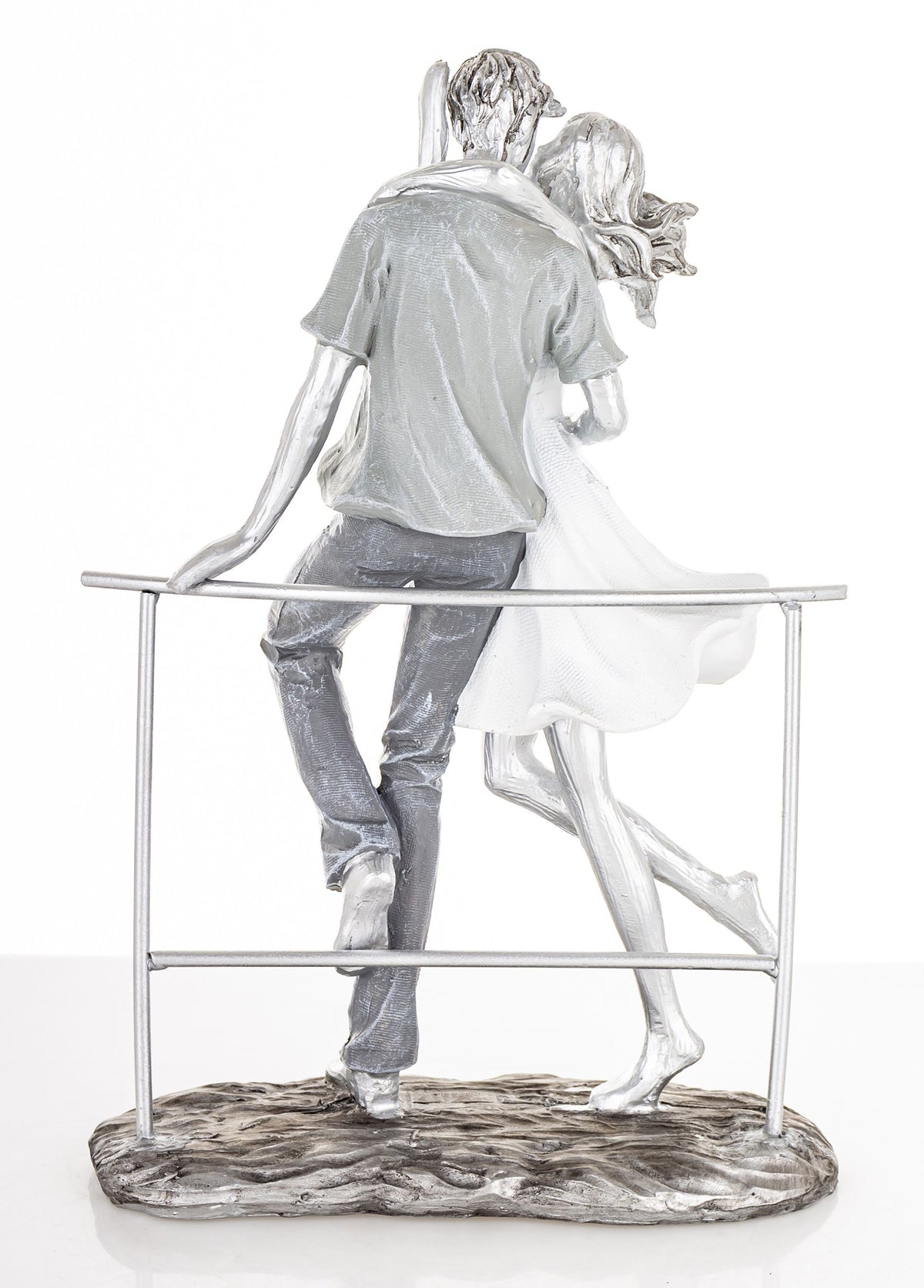 Figurină cuplu îmbrățișați decor romantic, ideală cadou aniversare, nuntă și casă nouă.