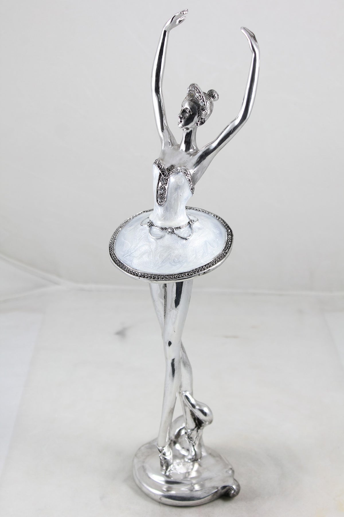 Figurină balerină perlată cu pietre alb-argintii decor elegant mare, ideală cadou aniversare, casă nouă și decor premium sofisticat.