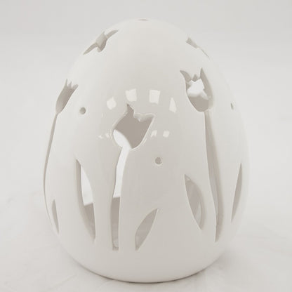 Ou din ceramică alb cu flori decorativ, ideal Paște, primăvară și decor casă elegant sezonier.