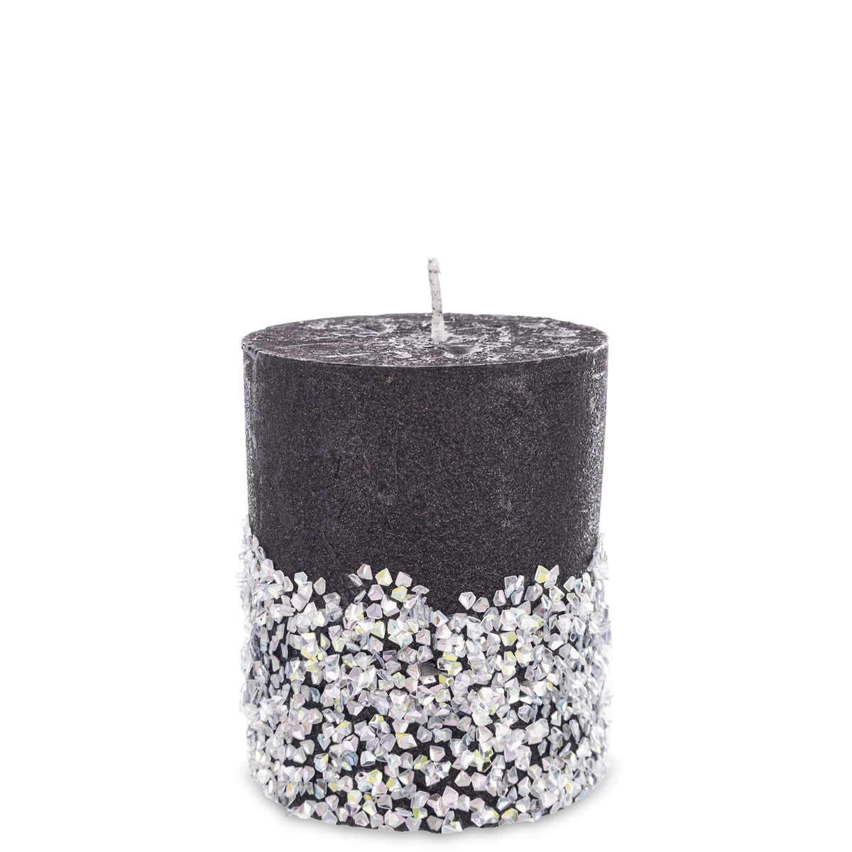 Lumânare decorativă neagră cu pietre argintii, creată pentru un decor modern, sofisticat și elegant. Este ideală pentru seri speciale, decor premium sau spații minimaliste cu accent luxos. Creează o atmosferă intensă și rafinată.