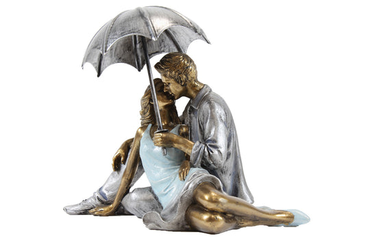 Figurină cuplu îmbrățișați cu umbrelă 15x19x12 cm, decor romantic din rășină, cadou elegant pentru îndrăgostiți