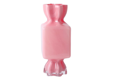 Vază decorativă din sticlă bomboană roz, varianta mare, ideală pentru decor statement în living sau spații elegante. Forma sa rotundă și culoarea delicată creează un efect vizual puternic și sofisticat. Perfectă pentru flori voluminoase sau decor de impact.