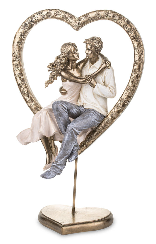 Figurină cuplu îmbrățișați cadru inimă 28x19x11 cm, decor romantic din rășină, simbol al iubirii și cadou elegant