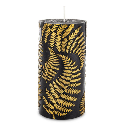 Lumânare neagră cu ferigă aurie, obiect decorativ pentru decor elegant și mese festive, prezentat ca accent pentru locuință
