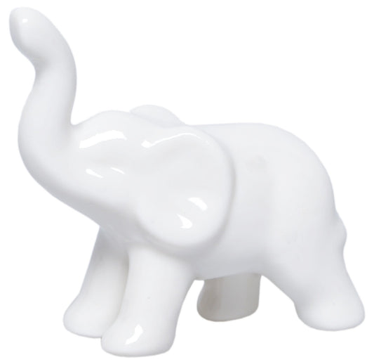 Mini figurină decorativă elefant realizată în nuanță neagră elegantă, simbol al prosperității, norocului și protecției. Designul său minimalist și modern completează armonios decorurile contemporane și oferă un accent sofisticat pentru birou, living sau rafturi decorative. Dimensiunea compactă îl face ușor de integrat în orice spațiu interior și îl transformă într-o alegere excelentă pentru cadouri simbolice, casă nouă, aniversări sau persoane pasionate de decor elegant și simboluri asiatice.