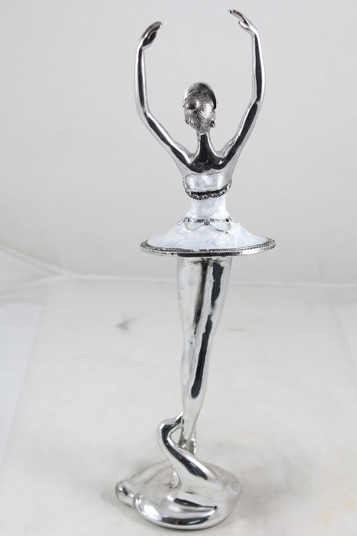 Figurină balerină perlată decor lux alb argintiu