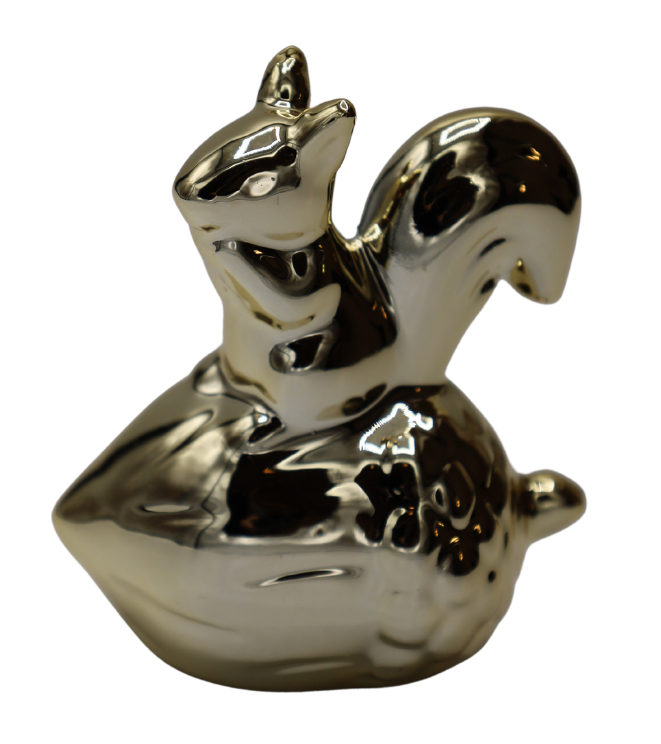 Mini figurină decorativă veveriță așezată pe ghindă aurie, creată pentru a aduce farmec, eleganță și un aer natural decorului interior. Designul său delicat și finisajele premium o transformă într-un accent decorativ ideal pentru living, rafturi, birou sau decoruri de toamnă și iarnă. Veverița simbolizează energia, hărnicia și norocul, ceea ce face ca această figurină să fie o alegere excelentă pentru cadouri simbolice, casă nouă sau iubitori de animale și decor elegant inspirat din natură.