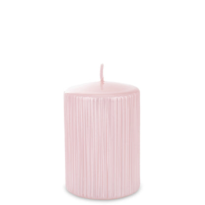 Lumânare roz perlat 12x7x7 cm, decor elegant pentru interior, cadou rafinat pentru femei, atmosferă caldă și primitoare, ornament decorativ pentru living, dormitor și birou