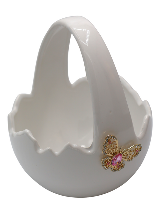 Coș ceramic ou alb cu fluture mare, 15x15x18cm, ornament elegant pentru Paște.