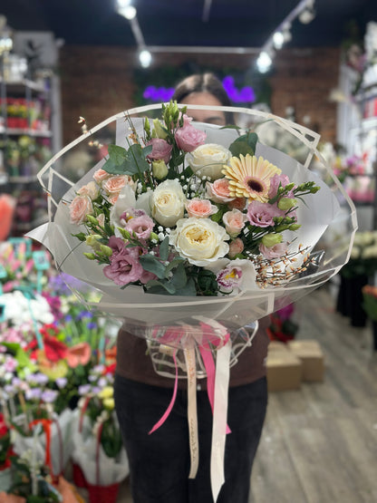 Buchet mixt-Flori disponibile