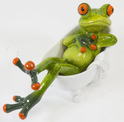 Descoperă Figurină broască în cadă, o idee de decor și cadou pentru momente speciale. Se potrivește în amenajări elegante și este potrivit pentru aniversări.