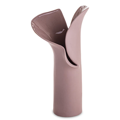 Vază din porțelan roz cu design minimalist modern, ideală pentru interioare feminine, elegante și luminoase. Este perfectă pentru flori delicate sau decor contemporan rafinat. Adaugă un accent subtil și sofisticat în living, dormitor sau birou.