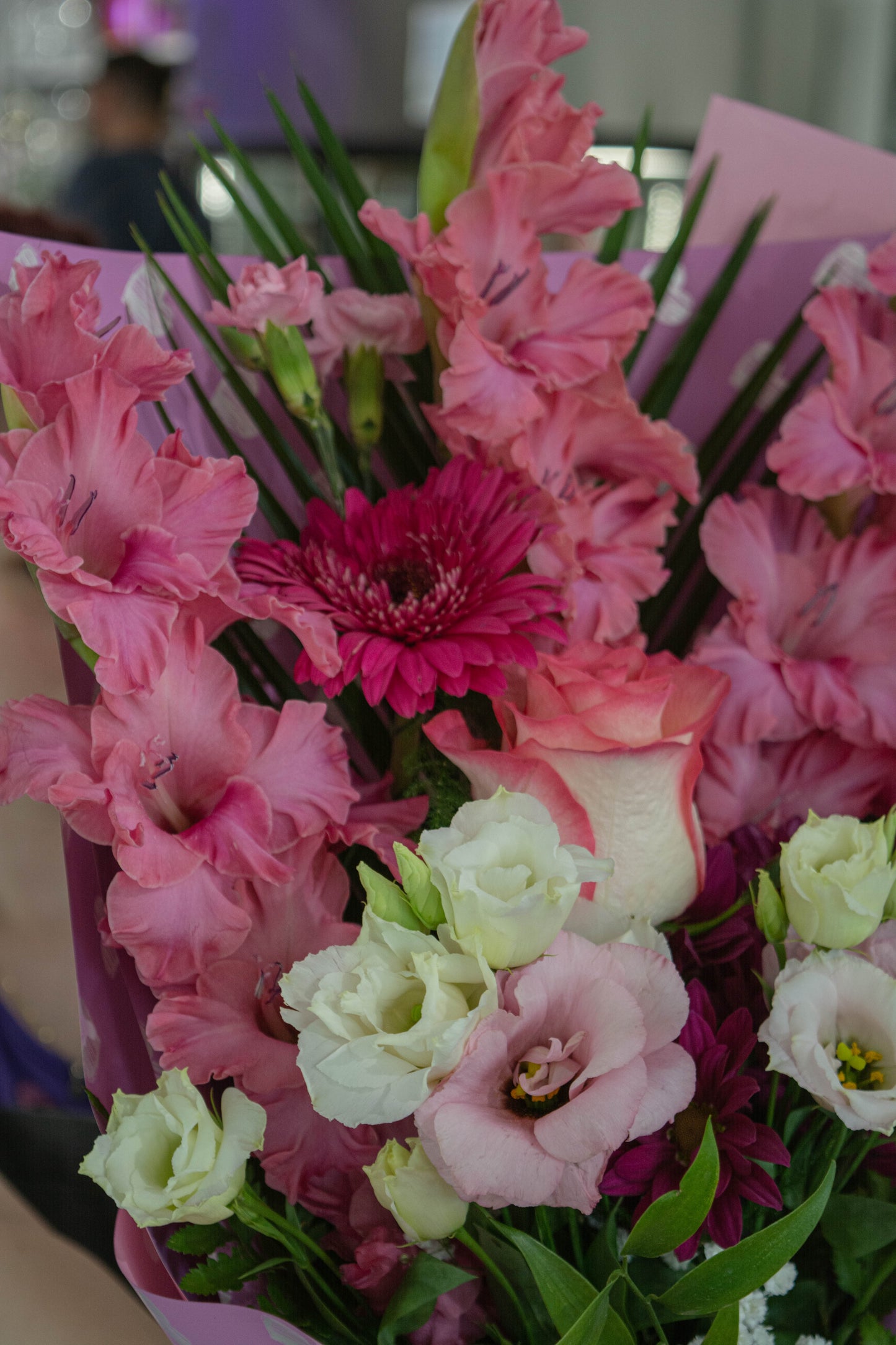 Buchet vibrant cu gladiole roz - livrare gratuită flori în Reșița