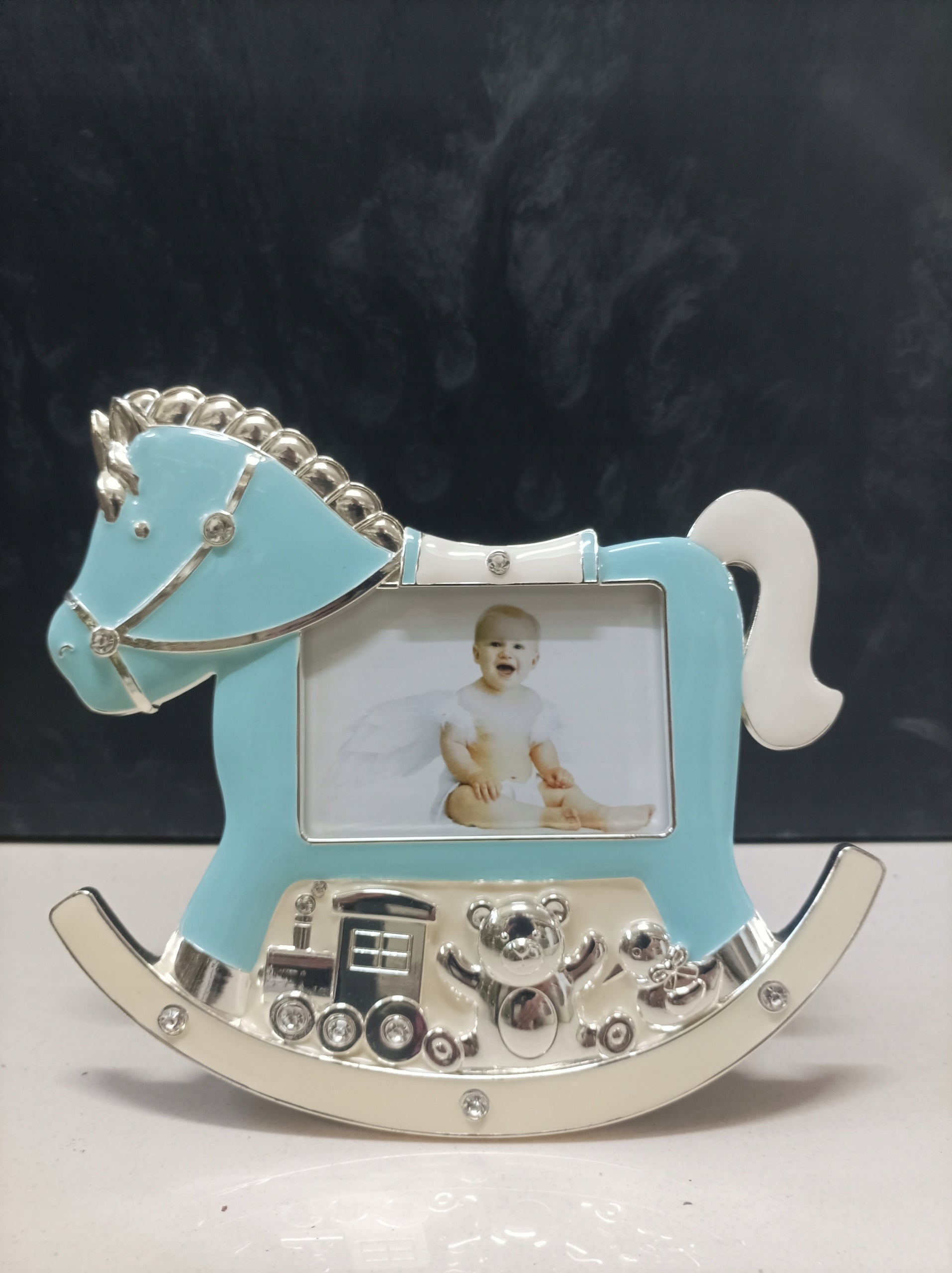 Ramă foto din alamă albastră 18x15 cm, ornament decorativ și cadou elegant pentru fotografii speciale.