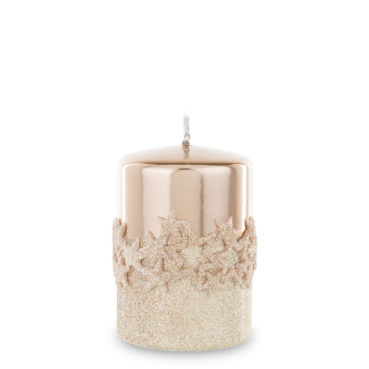 Lumânare roze cu steluțe și sclipici, obiect decorativ pentru decor elegant și mese festive, prezentat ca accent pentru locuință